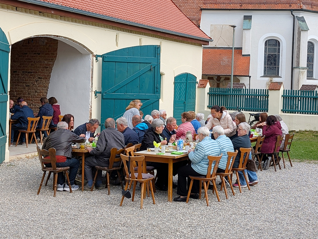 2025 Kirchenfrühstück 03